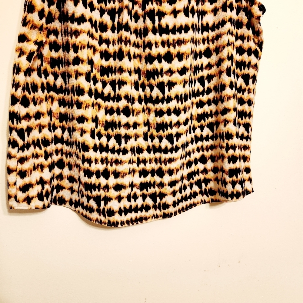 Calvin Klein | Women's Black and Tan Animal Print V-Neck Blouse Top (Size XL) - Picture 8 of 11